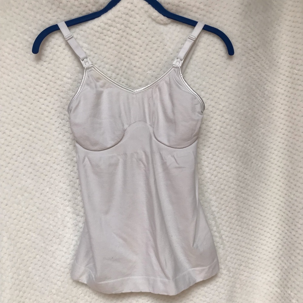 🤰 White nursing tank